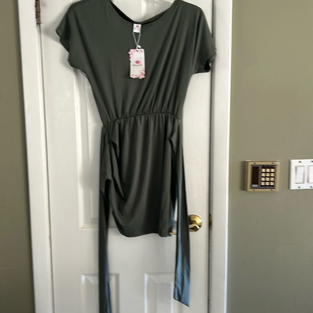 WANNA THIS SHORT SLEEVE DRESS SIZE L